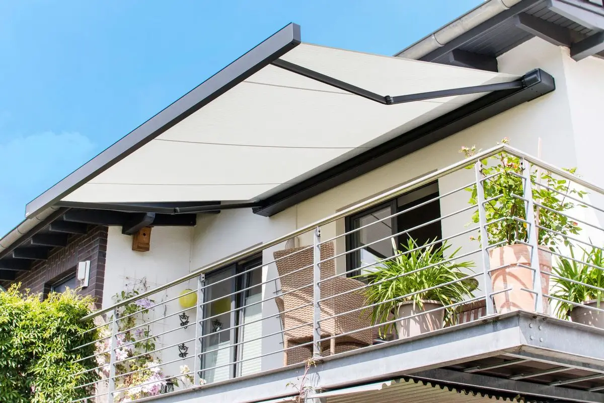 سایبان مخصوص بالکن و تراس | 10 ویژگی مهم قبل از خرید